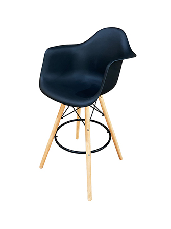 plastic high chair.jpg