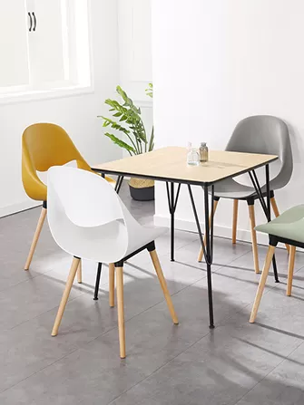 Acrylic plastic chair: the perfect combination of lightness, beauty and practicality