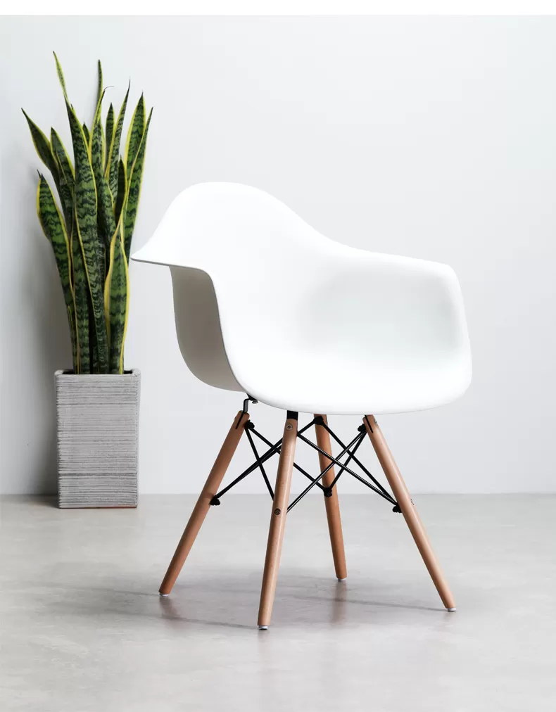 Source Factory of Acrylic Plastic Chairs.