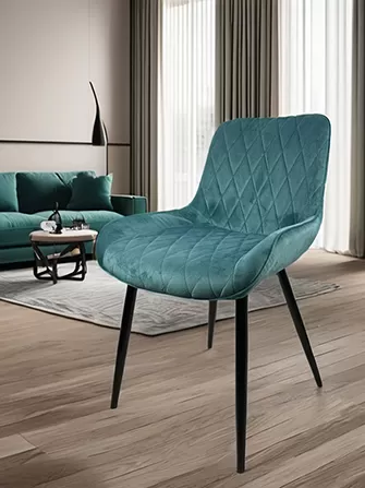 Velvet armchair: the perfect combination of elegance and practicality.