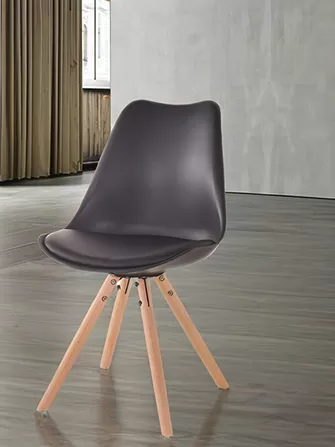 New plastic dining chairs from the source factory.